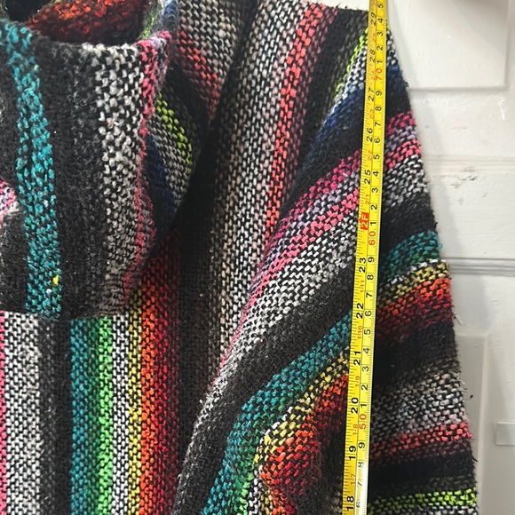 Poncho - Picture 14 of 15
